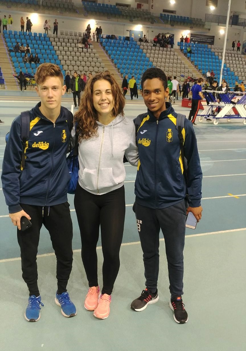 Jorge Boscà, María Pérez i Josuer Armando Rosero, a la pista d'Antequera.