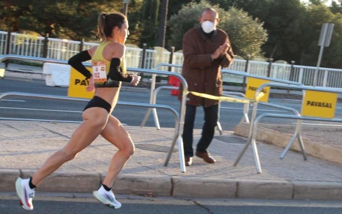 Marian Ruiz va ser l’única representant del club en la Mitja Marató de València