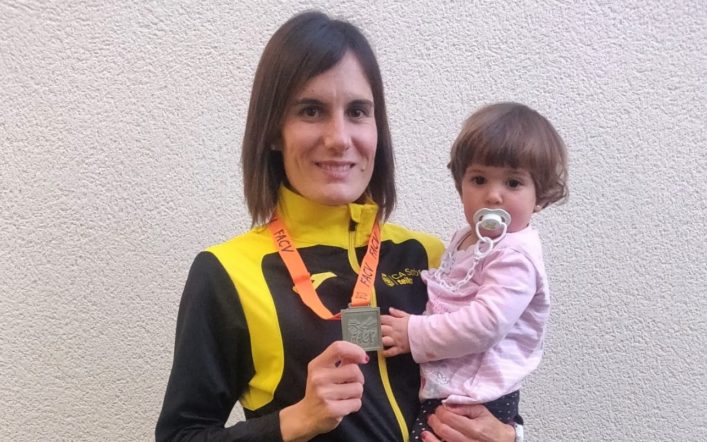 Neus Mas es proclama campiona autonòmica en els 10.000 m.l. pista