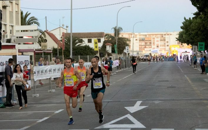 La organización del 10K Nocturn de la Platja  de Gandia Trasmediterránea-Memorial Toni Herreros trabaja para que sea una carrera segura