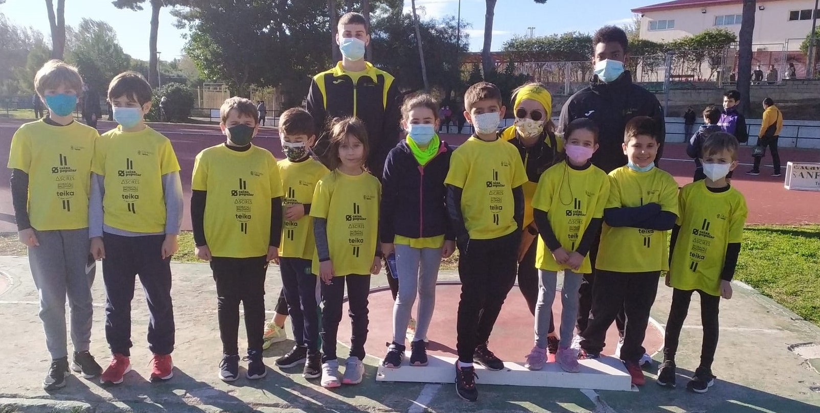 250 joves participaren a Gandia en un cross escolar organitzat pel club