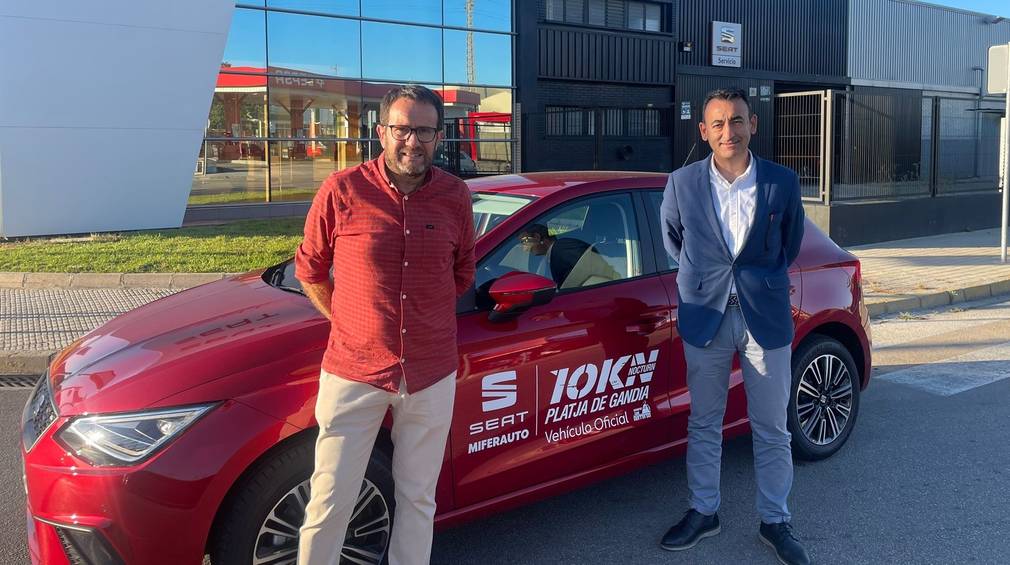 SEAT Miferauto aporta los vehículos oficiales del 10K Nocturn de la Platja de Gandia-Memorial  Toni Herreros