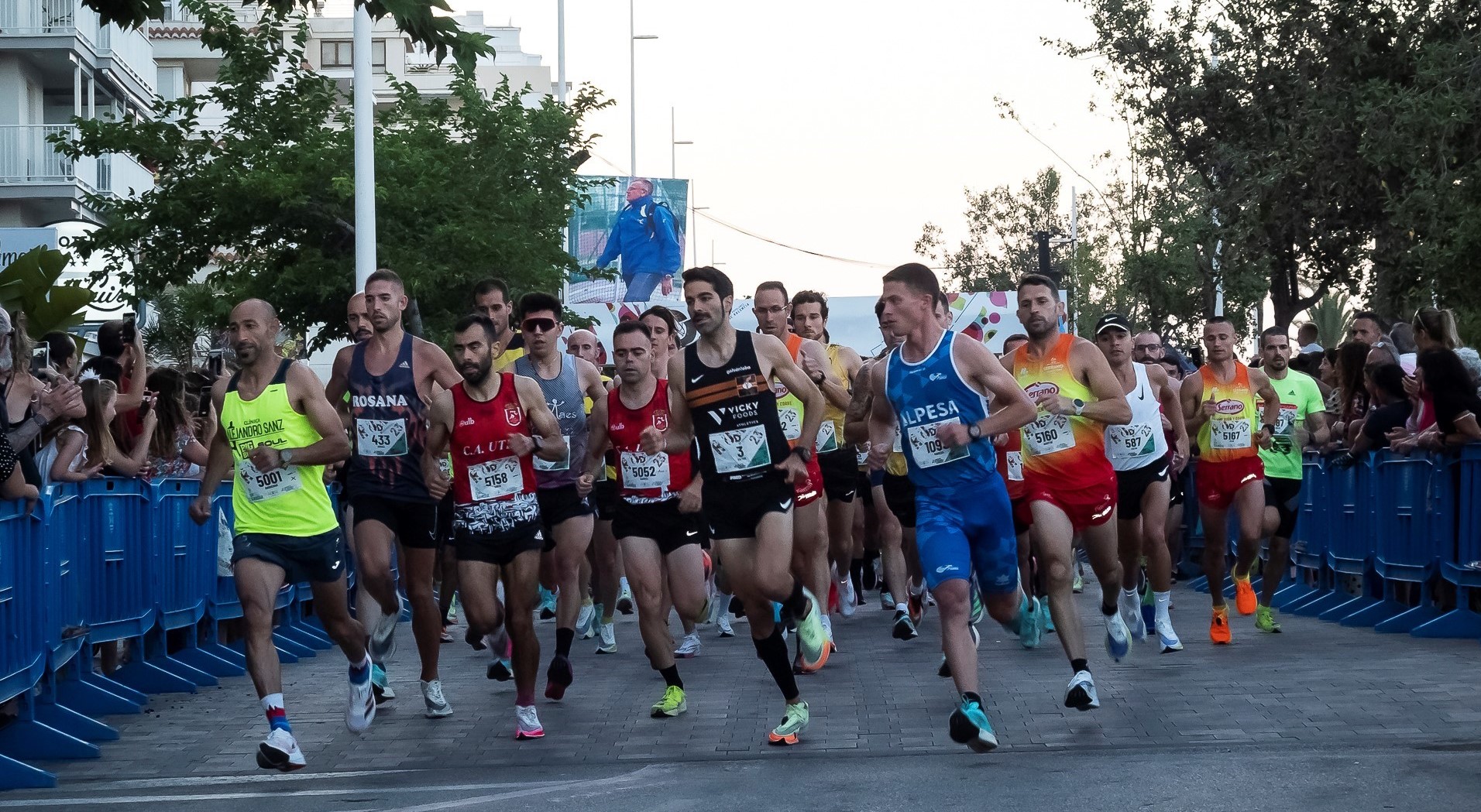 Hassane Ahouchar y Laura Castellano ganan  el 10K Nocturn de la Platja de Gandia-Memorial Toni Herreros