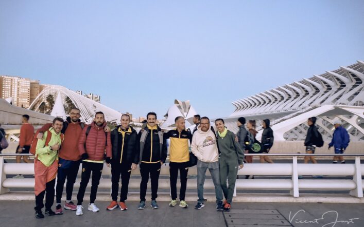 Tretze corredors del club van competir en la Marató de València